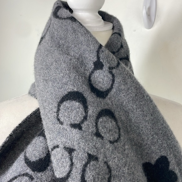 Coach Oversized Scarf with Pockets wool blend all over print logo gray and black - Picture 8 of 9